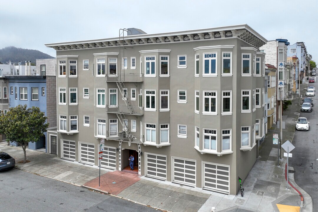 17 Ashbury St in San Francisco, CA - Building Photo