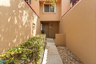 640 N University Dr in Plantation, FL - Building Photo - Building Photo