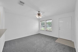 5440 N Buffalo Cir in Willis, TX - Building Photo - Building Photo