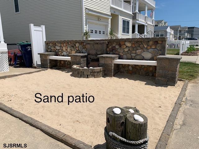 700 W Beach Ave in Brigantine, NJ - Foto de edificio - Building Photo