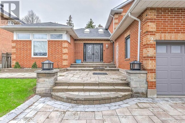 2 Lonsdale Ct in Markham, ON - Building Photo - Building Photo