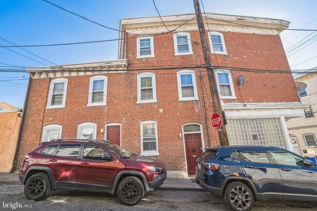 4417 Baker St, Unit 3 in Philadelphia, PA - Building Photo - Building Photo