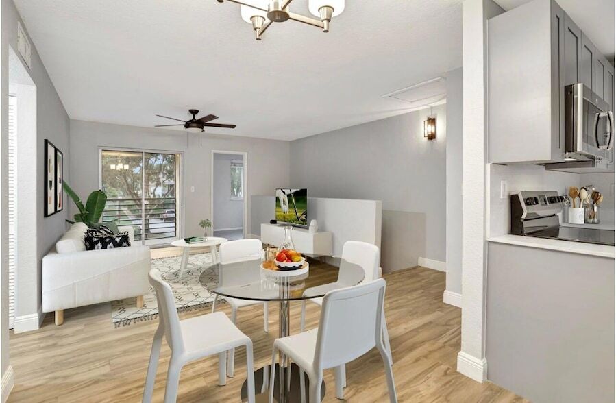 116 Gardens Dr, Unit 202 in Pompano Beach, FL - Foto de edificio