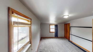 1420 Lee Ave in Albert Lea, MN - Building Photo - Building Photo