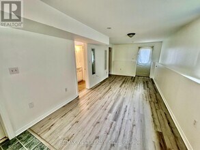 37 Whitehorn Crescent in Barrie, ON - Building Photo - Building Photo