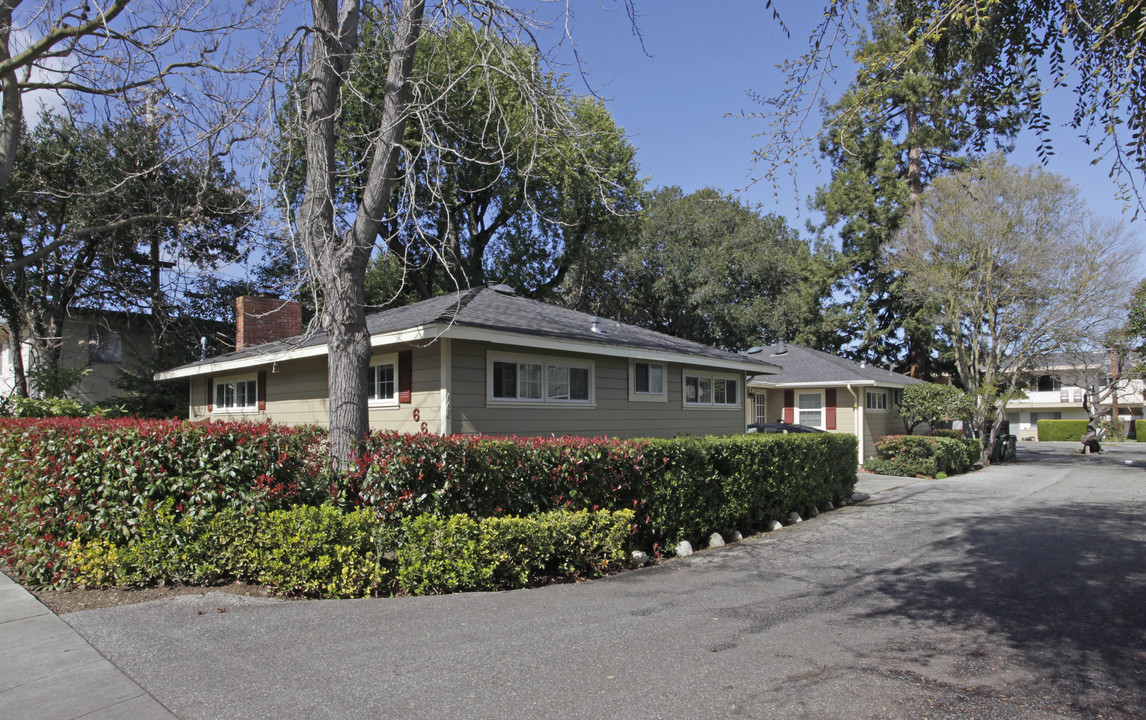 652-662 Coleman Ave in Menlo Park, CA - Building Photo