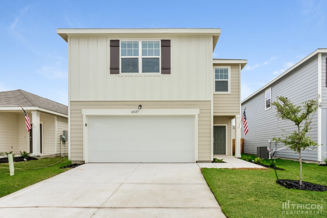 14645 Maple Ter in San Antonio, TX - Building Photo