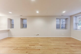 2621 N Drake Ave in Chicago, IL - Building Photo - Building Photo