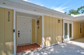 6750 SW Gaines Ave in Stuart, FL - Building Photo - Building Photo