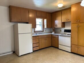 6321 Roselawn Ave in Monona, WI - Building Photo - Building Photo