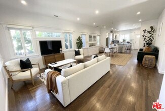 3218 W 27th St in Los Angeles, CA - Building Photo - Building Photo