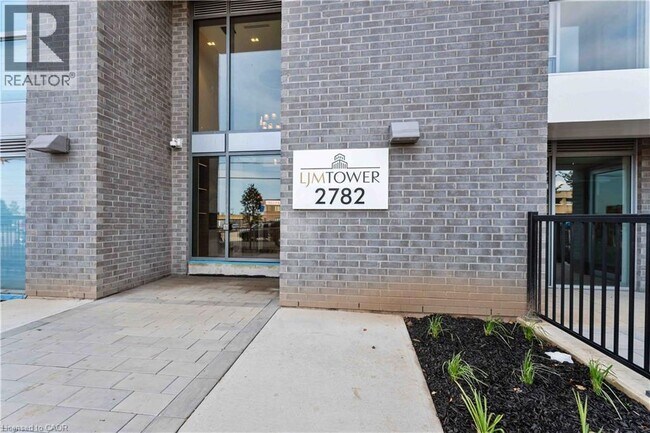 2782 Barton St E in Hamilton, ON - Building Photo - Building Photo