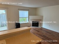 6570 NE Forest Ln in Hillsboro, OR - Foto de edificio - Building Photo