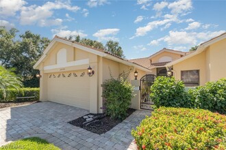 28796 Hunters Ct in Bonita Springs, FL - Foto de edificio - Building Photo