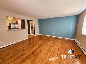 6931 Oakley St in Philadelphia, PA - Building Photo - Building Photo