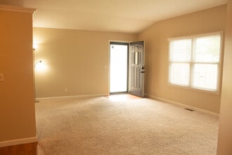 2142 Oxford Dr in Salina, KS - Building Photo - Building Photo