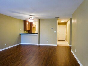 7178 N Fruit Ave in Fresno, CA - Building Photo - Building Photo