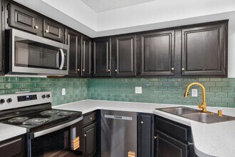 433 Darby Creek Rd in Lexington, KY - Building Photo - Building Photo