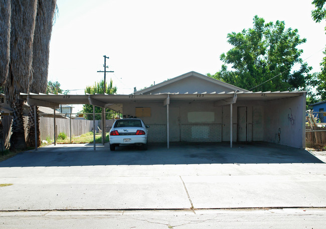 479-485 S Woodrow Ave in Fresno, CA - Foto de edificio - Building Photo