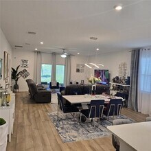 33259 Country House Dr in Sorrento, FL - Building Photo - Building Photo