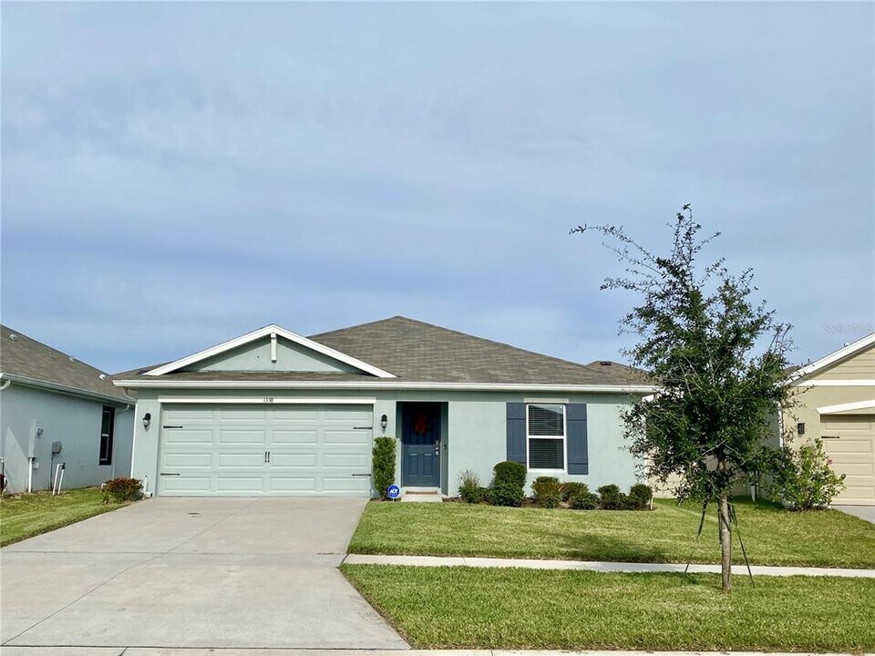 1338 Bering Rd in Wesley Chapel, FL - Building Photo