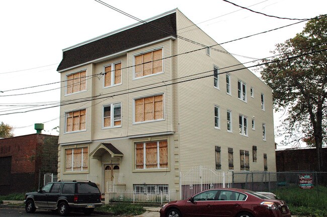 180-182 21st St in Irvington, NJ - Foto de edificio - Building Photo