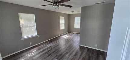 2710 Gertrude Ave in Dallas, TX - Building Photo - Building Photo