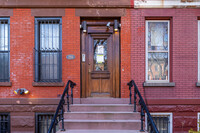 286 Macon Street in Brooklyn, NY - Foto de edificio - Building Photo