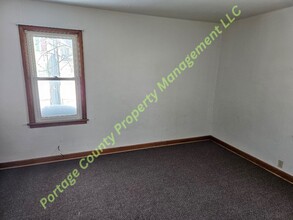 200 S Pacific St in Spencer, WI - Foto de edificio - Building Photo