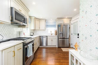 1625 Trapelo Rd in Waltham, MA - Building Photo - Building Photo