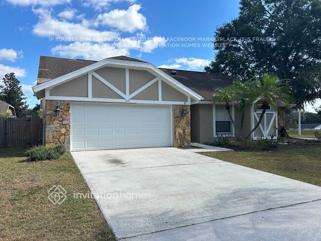 2825 Mnr Hl Dr in Brandon, FL - Building Photo - Building Photo