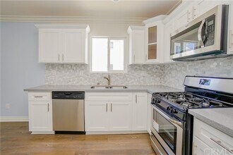 1229 E 45th St in Los Angeles, CA - Foto de edificio - Building Photo