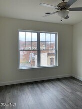 12 White St in Cohoes, NY - Building Photo - Building Photo