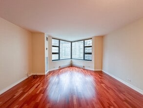 401 E Ontario St, Unit 503 in Chicago, IL - Building Photo - Building Photo