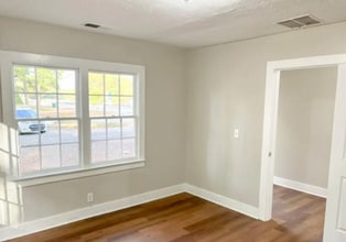 4874 Hale Rd in Forest Park, GA - Building Photo - Building Photo