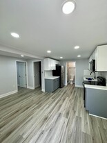 1021 E Cayuga St in Tampa, FL - Building Photo