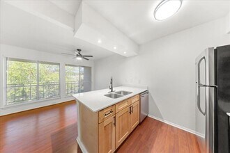 6910 Hart Ln in Austin, TX - Building Photo - Building Photo