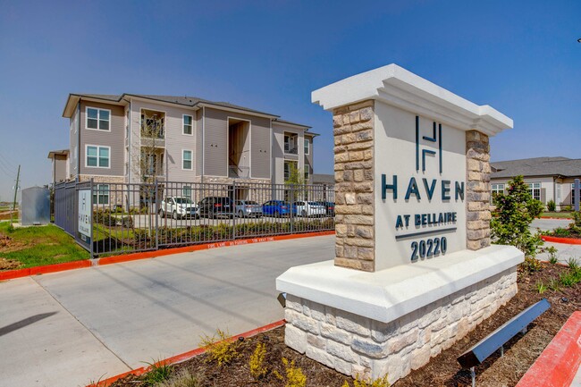 Haven at Bellaire in Richmond, TX - Foto de edificio - Building Photo