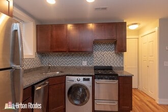 556 W Arlington Pl, Unit J06W in Chicago, IL - Building Photo - Building Photo