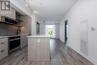 185 Dunlop St E in Barrie, ON - Building Photo - Building Photo