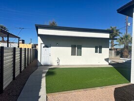 8130 W Amelia Ave in Phoenix, AZ - Building Photo