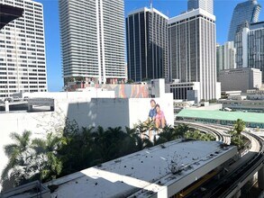 133 NE 2nd Ave, Unit 710 in Miami, FL - Foto de edificio - Building Photo