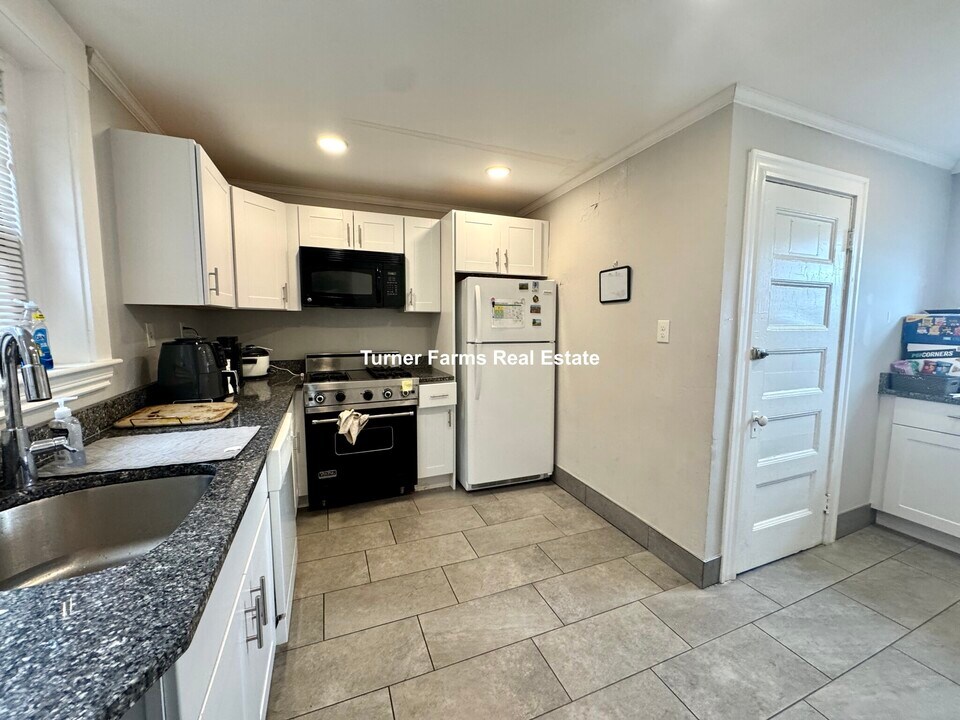 9 Upland Rd, Unit 8 in Cambridge, MA - Building Photo