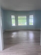 2171 Carabel Ave, Unit 1 in Lakewood, OH - Foto de edificio - Building Photo