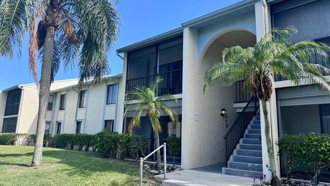 1114 Green Pine Blvd in West Palm Beach, FL - Foto de edificio - Building Photo