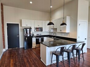 9 S Main St, Unit 9 A in Jeffersonville, OH - Building Photo - Building Photo