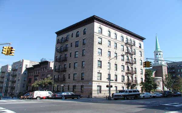 200 Wadsworth Avenue in New York, NY - Foto de edificio - Building Photo