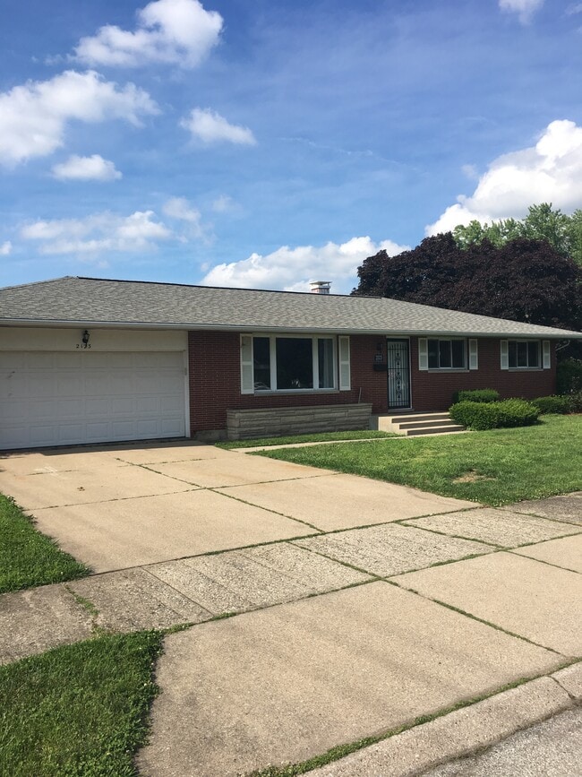 2123 Dorwood Dr in South Bend, IN - Building Photo - Building Photo