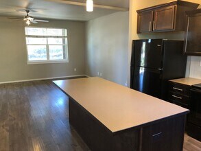 5 SW Roosevelt Ave-Unit -Unit 1 in Bend, OR - Building Photo - Building Photo