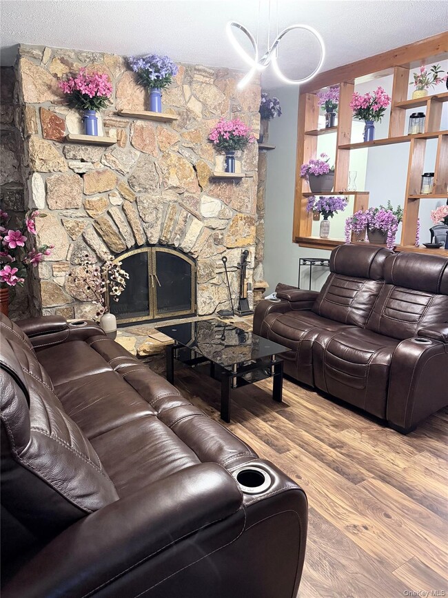 41 Stratford Rd in Rock Hill, NY - Building Photo - Building Photo